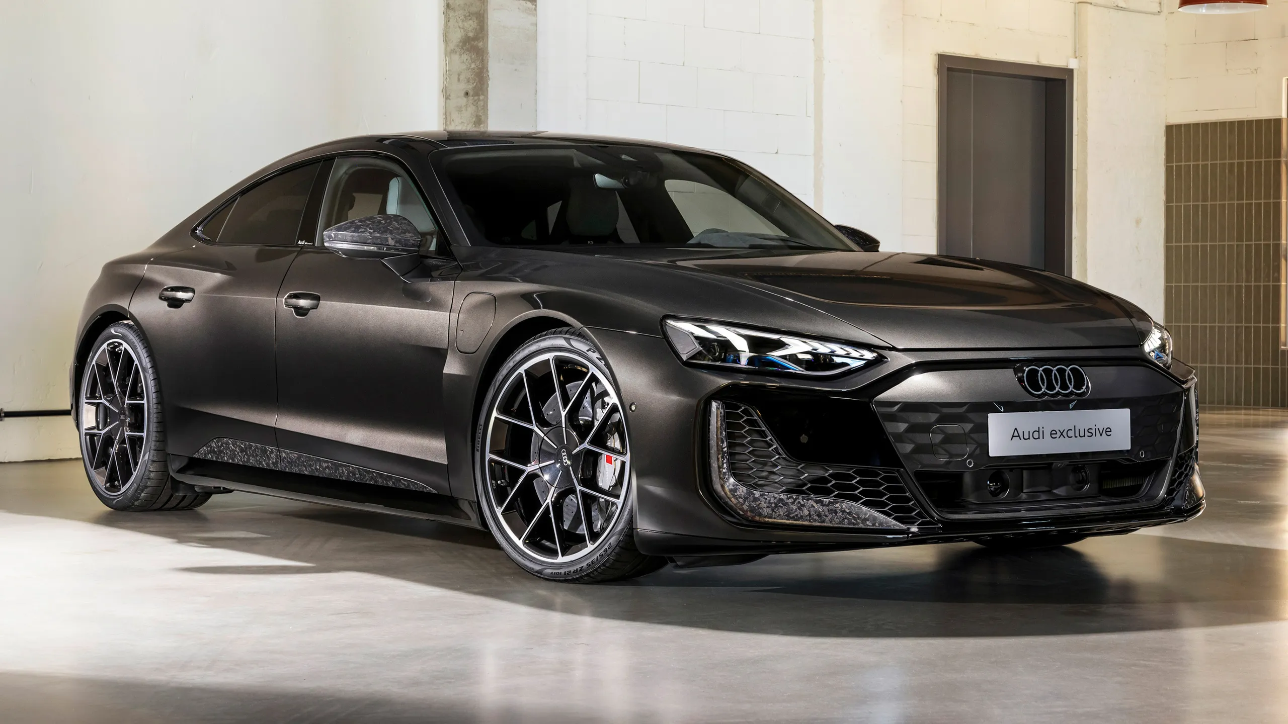 2025 Audi S e-tron GT (Prestige + Sport)