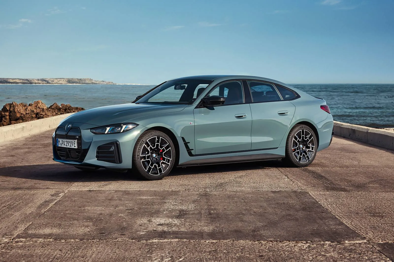 2025 BMW i4 M50